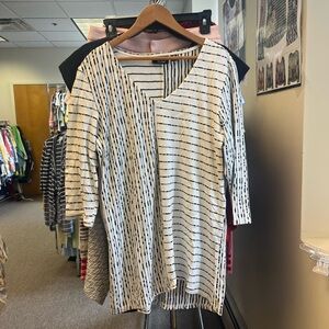 Onque Casuals Black and White Striped Tunic